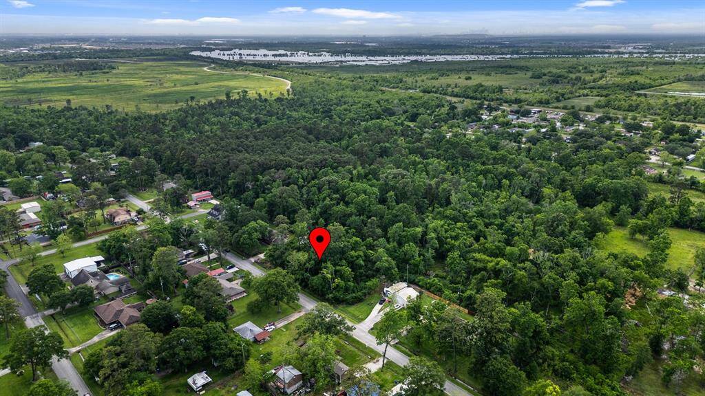Right next to Sheldon Lake State Park!
