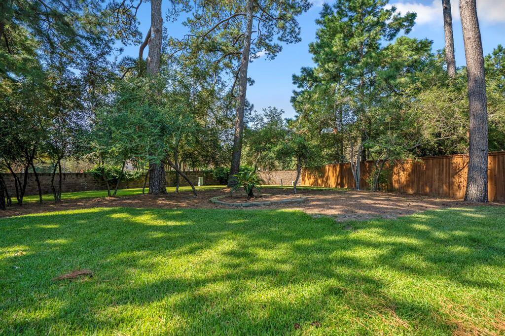Outside you have an expansive backyard that offers privacy, creating a perfect retreat. Located within walking distance to award winning schools and just minutes from shopping and dining, this home blends convenience with comfort.