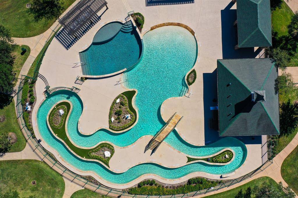 One of the newest additions to the Gleannloch Farms amenity line up includes this relaxing lazy pool which is proving the be very popular with residents.