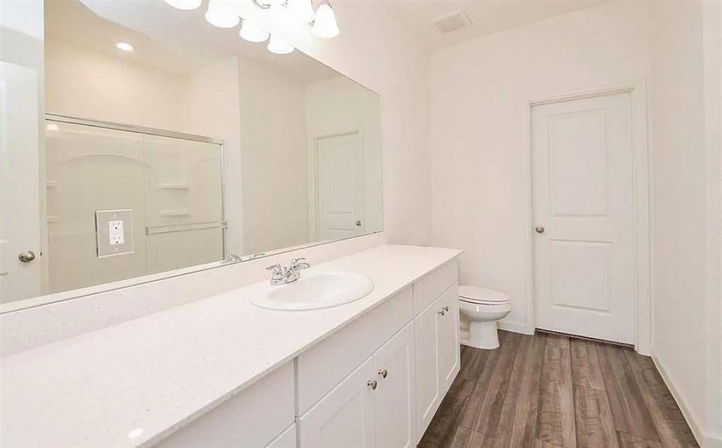 Master shower room