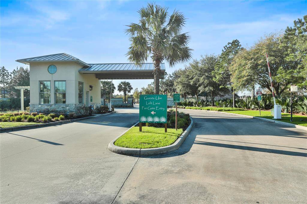 Entrance to Harper's Preserve, which is conveniently located near shopping, dining, Exxon, and The Woodlands