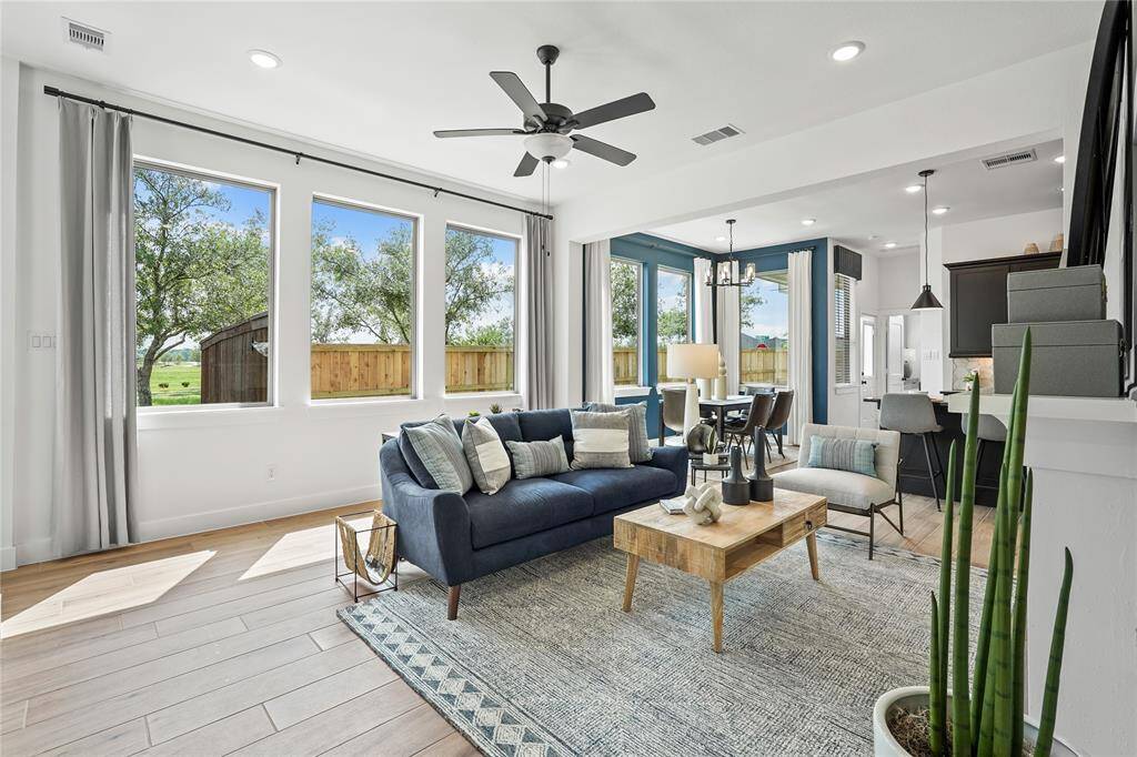 Photos are REPRESENTATIVE of the home /floor plan and are NOT of the actual home. Selections, features, and room options may vary.