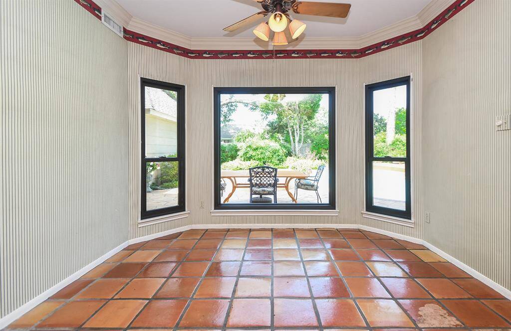 Talk about a great place for breakfast!  The windows throughout the house are top of the line, Anderson windows and cost well over $40,000!