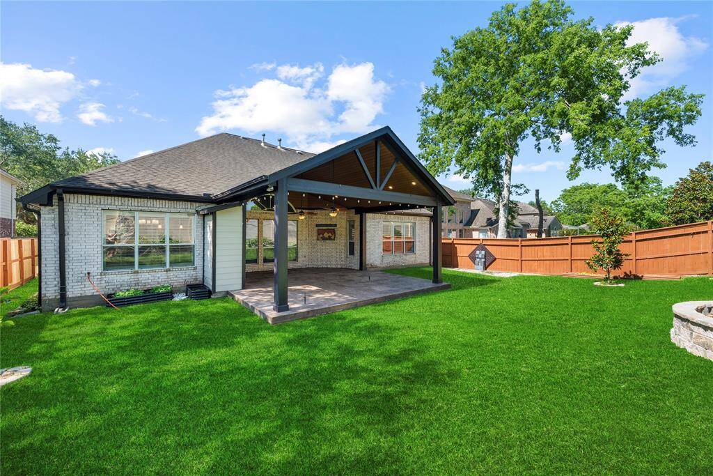 Let your imagination run wild with the immense possibilities in this expansive greenspace. Tailor the yard exactly to your needs with a playground, pool, gazebo, or grilling station!