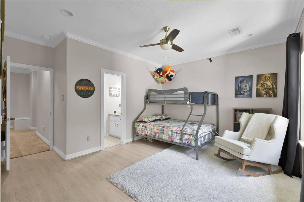 A spacious secondary bedroom connected to a Jack/Jill bathroom