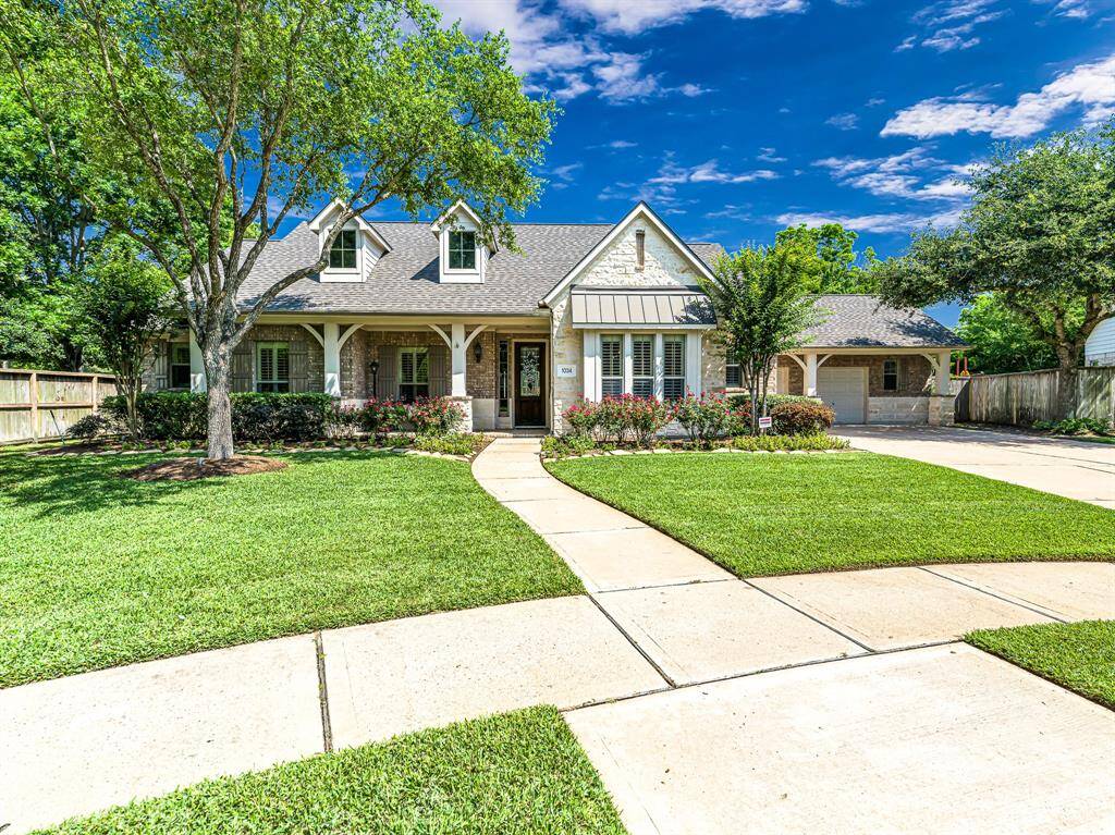 This home also offers valuable peace of mind with a recently installed 30-year roof (includes a 10-year labor warranty) and a TRANE HVAC system (installed in March 2021 and backed by a 10-year manufacturer warranty).