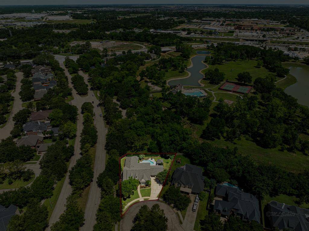 As a courtesy, this photo displays the estimated property boundaries. Buyer to verify all measurements and boundary lines independently.