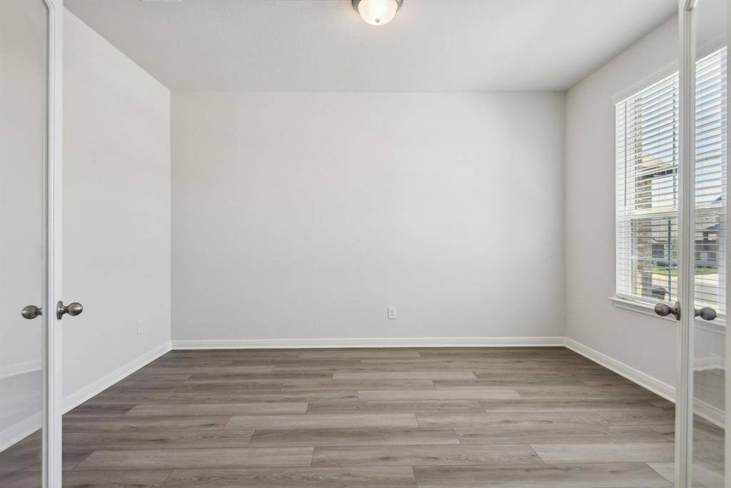 Photo is not of the actual home but is an inspirational photo of builder’s model home and may depict options, furnishings, and/or decorator features that are not included.