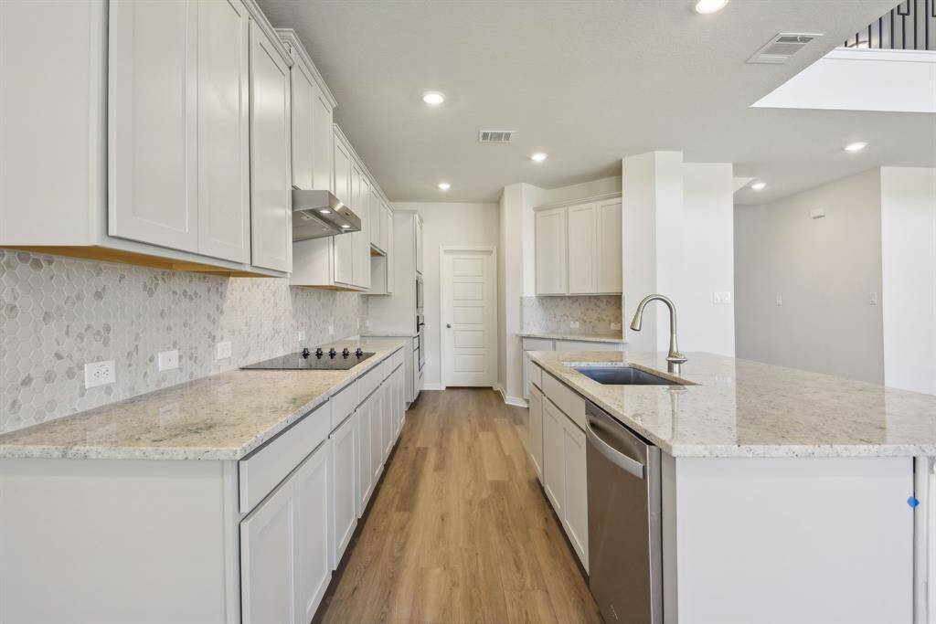 Photo is not of the actual home but is an inspirational photo of builder’s model home and may depict options, furnishings, and/or decorator features that are not included.
