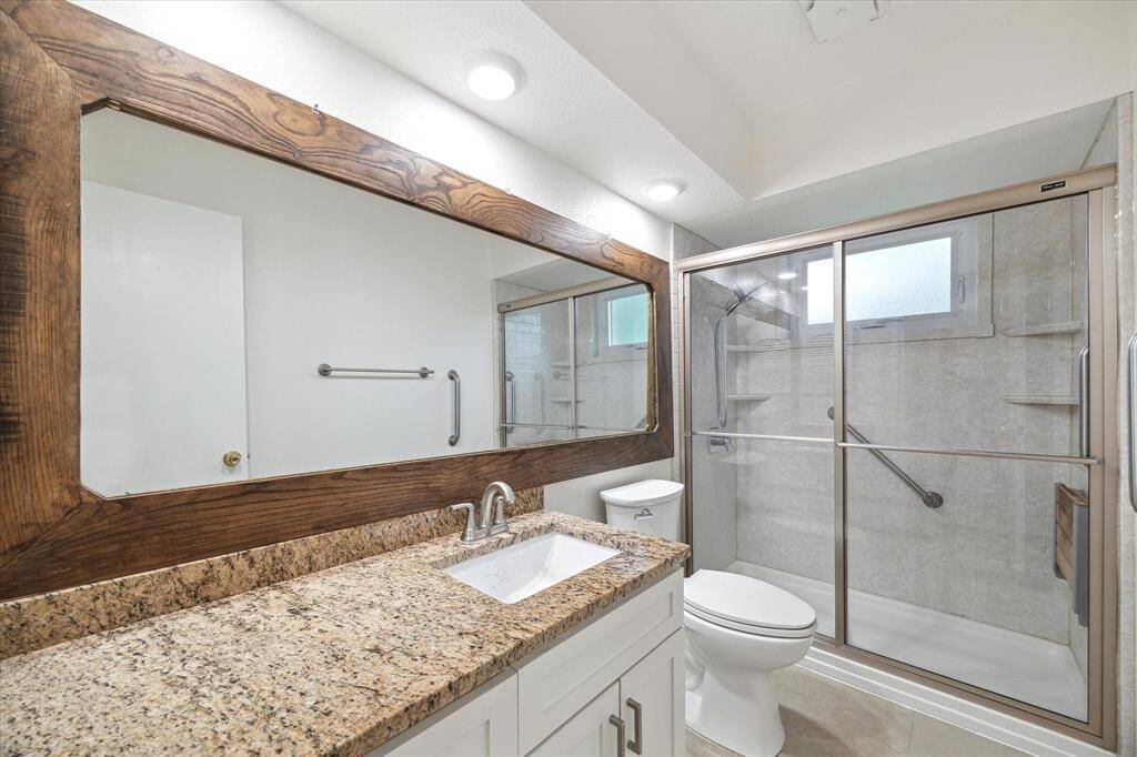 2nd Bathroom