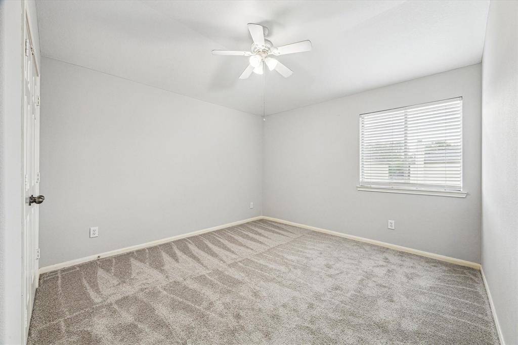 2nd guest bedroom. New carpet installed in the entire 2nd floor!