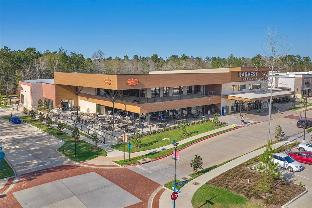 Harvest market grocery