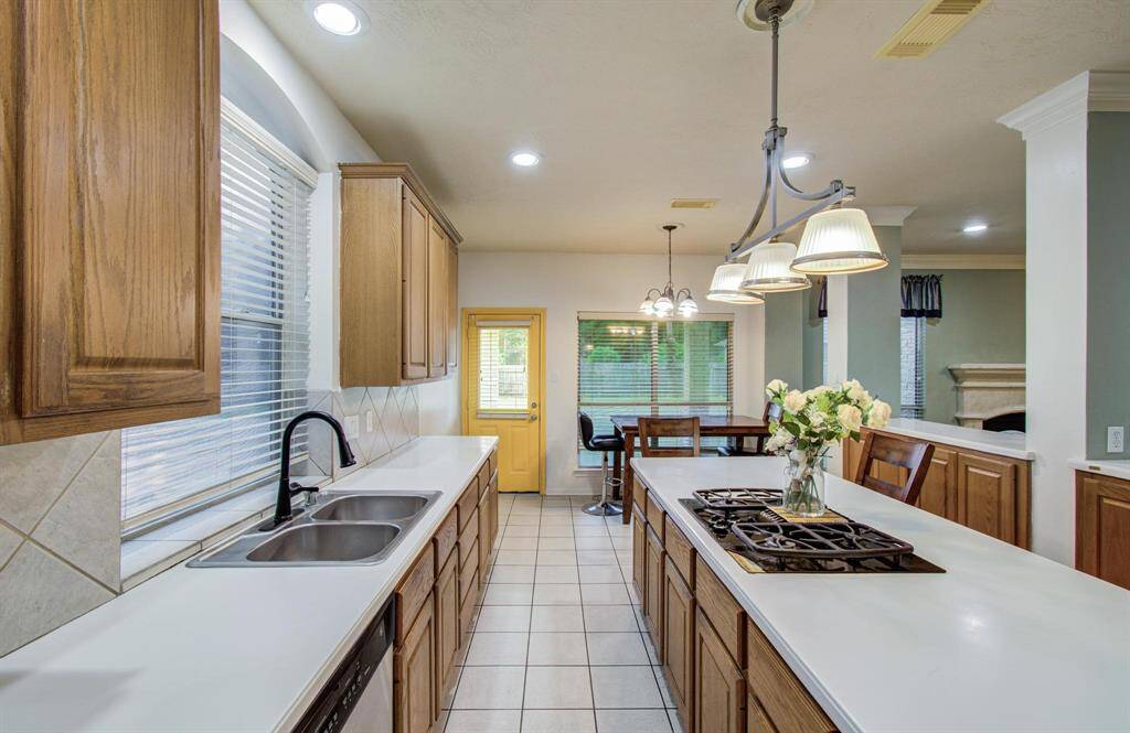 Kitchen Island view