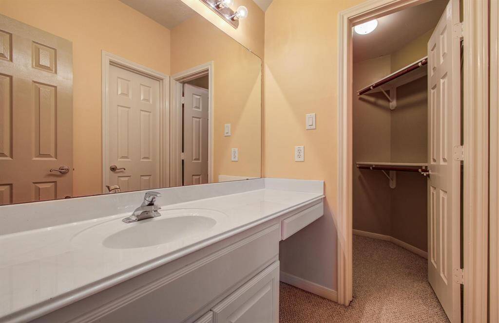 Full Upstairs Bath #3