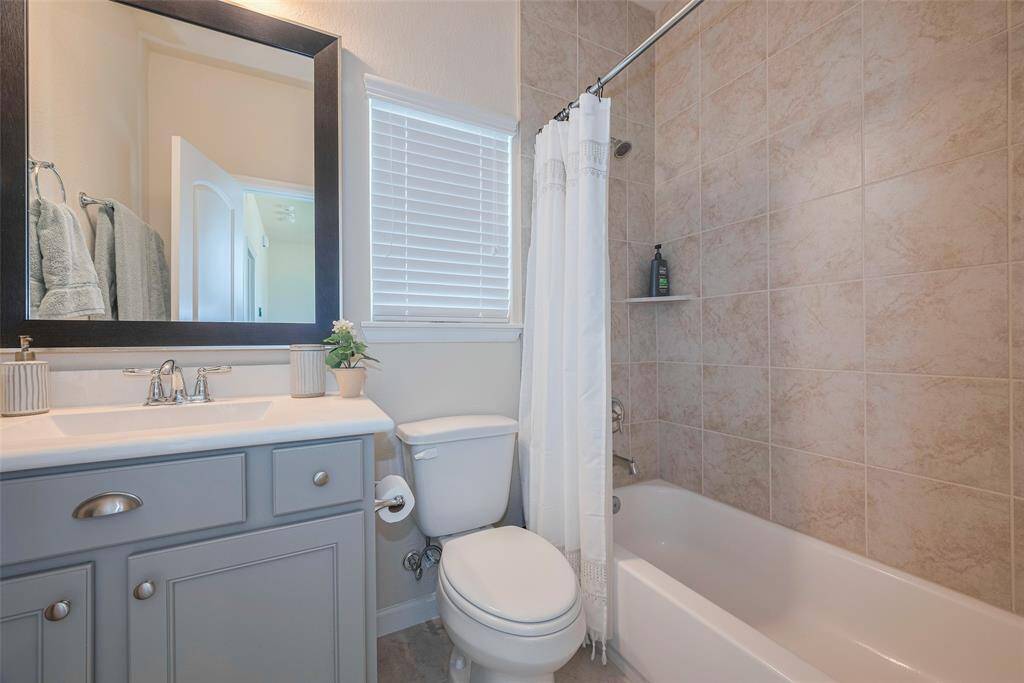 Family bathroom on third story near secondary bedrooms