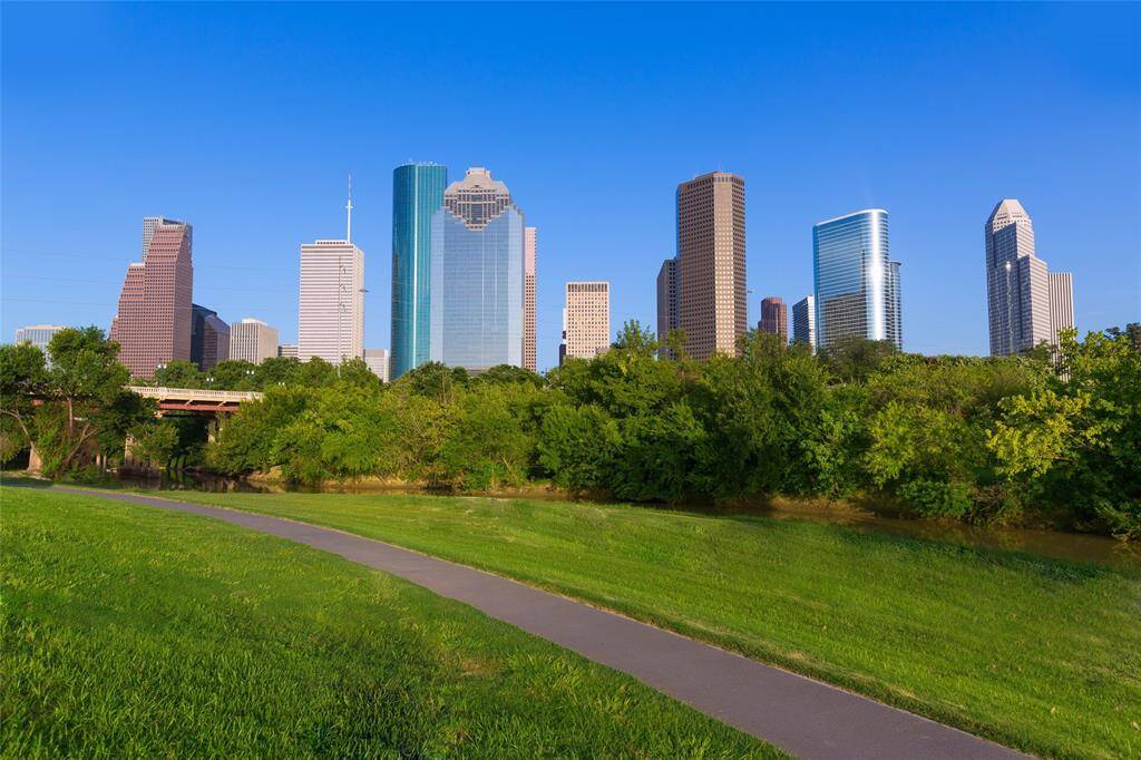 25 minutes to downtown