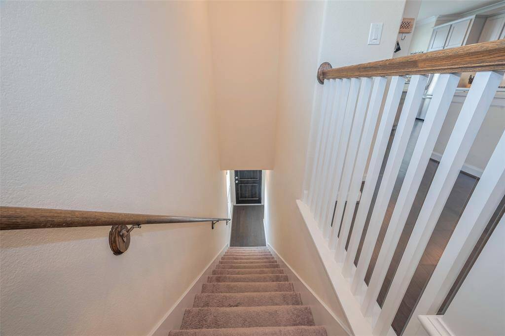 Light and bright entryway