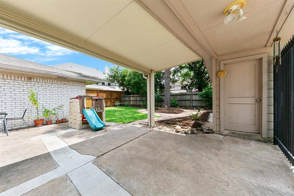 Spacious covered patio.