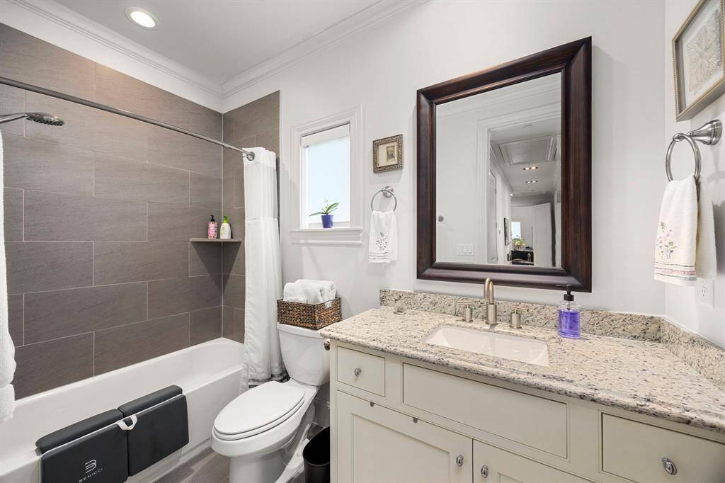 Soaker Tub in Primary Bathroom - 3rd Floor