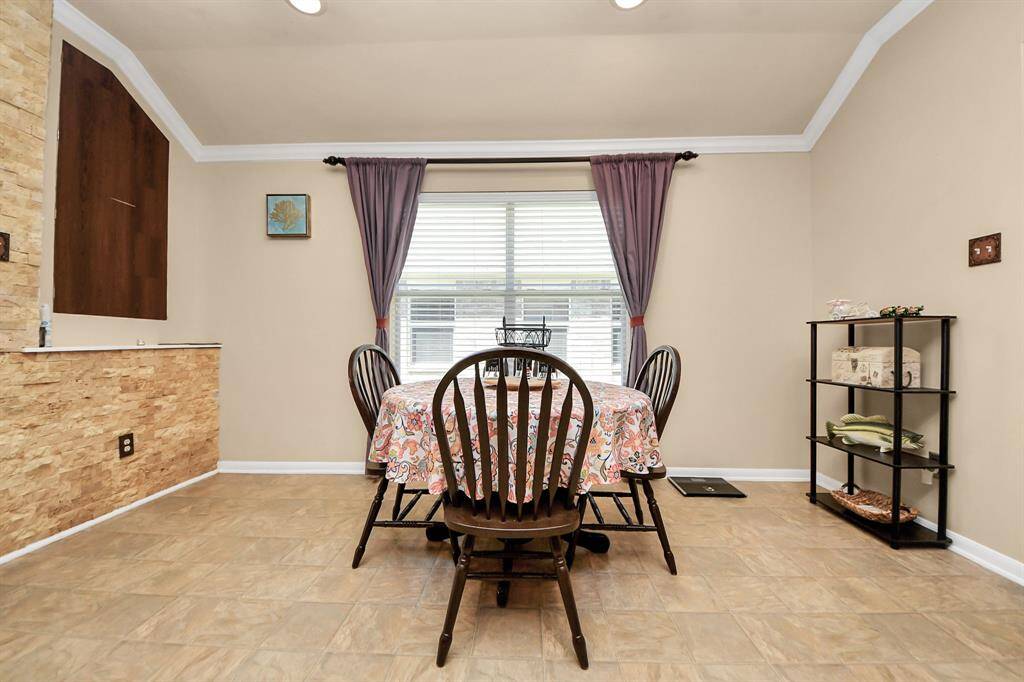 Breakfast area