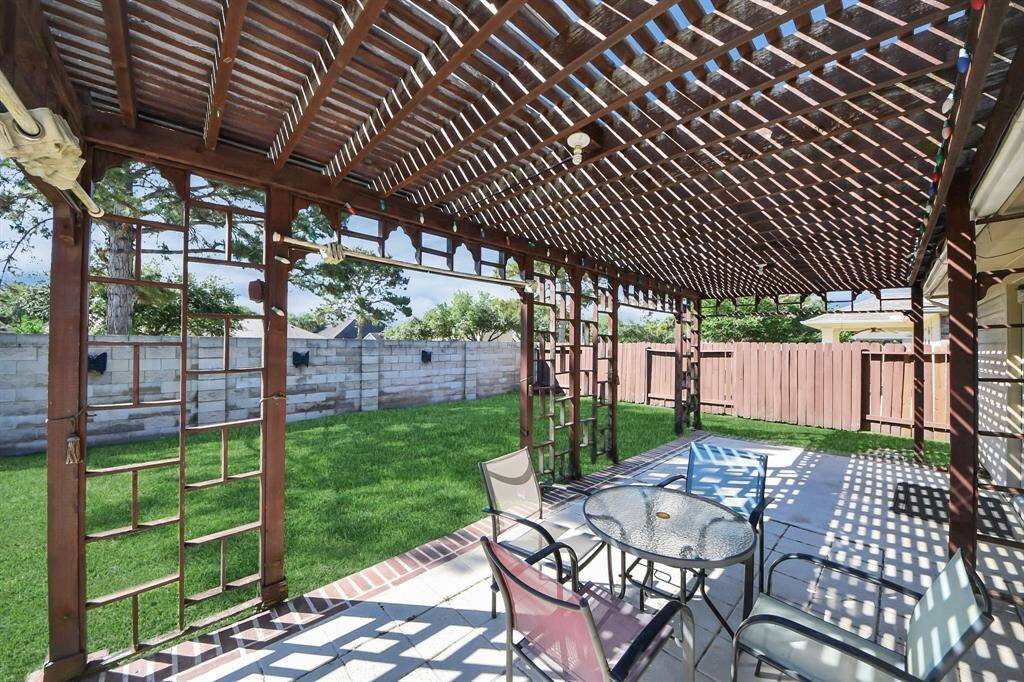 Covered pergola
