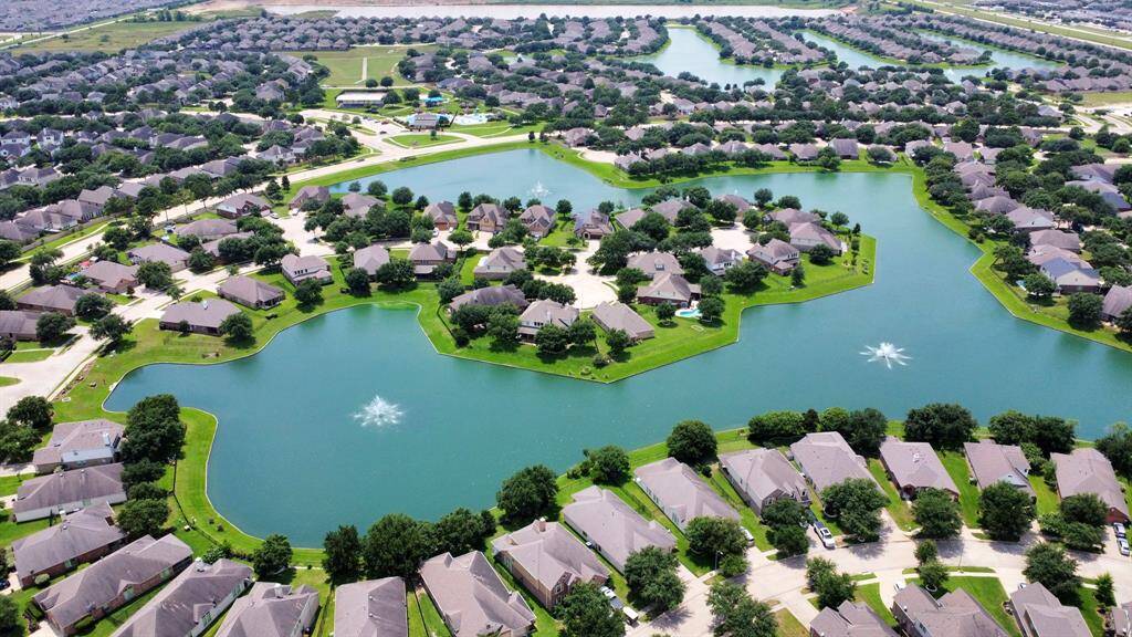 Beautiful lake community here in Richmond