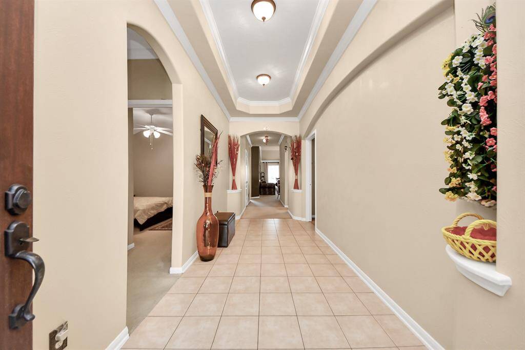 Front entrance foyer