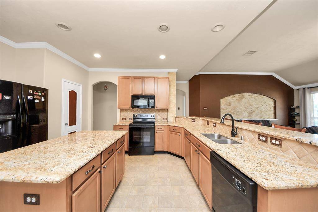 Large kitchen perfect for cooking