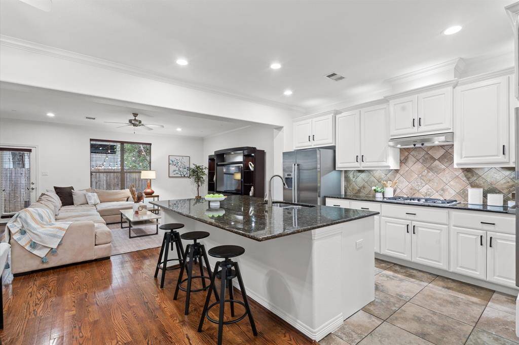 Kitchen Goals: Spacious, Sleek, & Ready for You. If you love a kitchen that works as good as it looks, you’re in luck. This open-concept design flows into the living area, so you’ll never miss a moment—whether you’re meal prepping, hosting, or sipping coffee in your PJs.