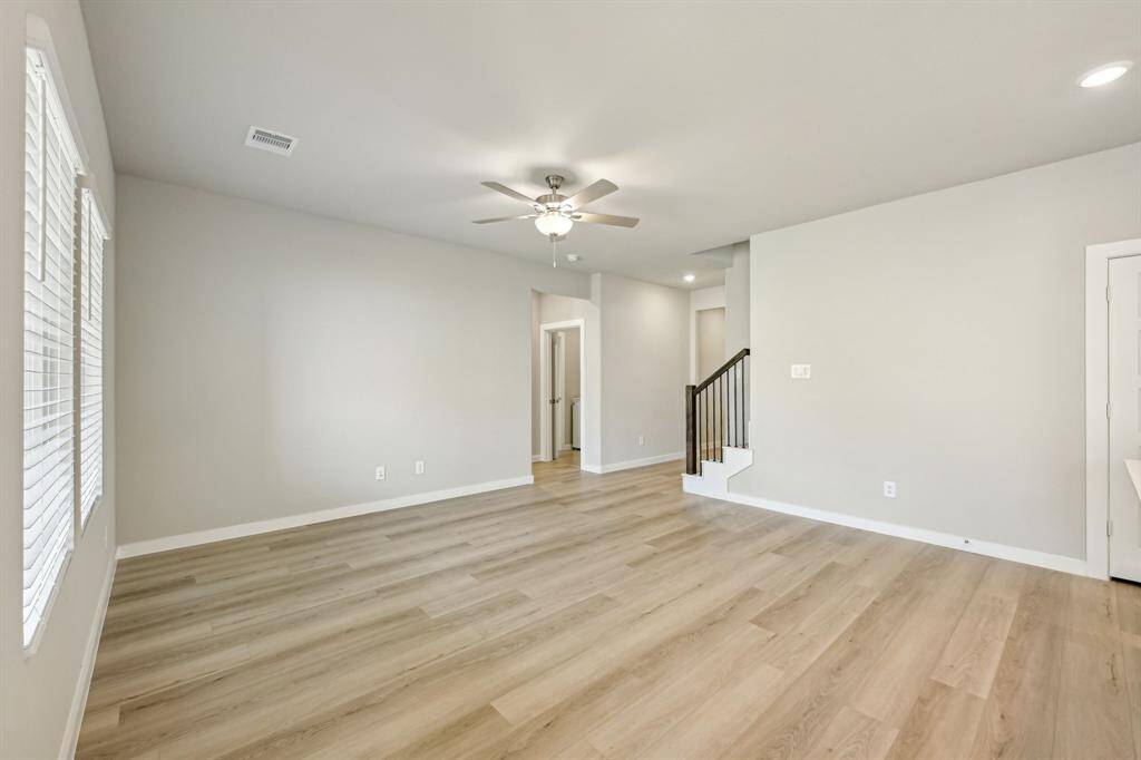 Photo is not of the actual home but is an inspirational photo of builder’s model home and may depict options, furnishings, and/or decorator features that are not included.