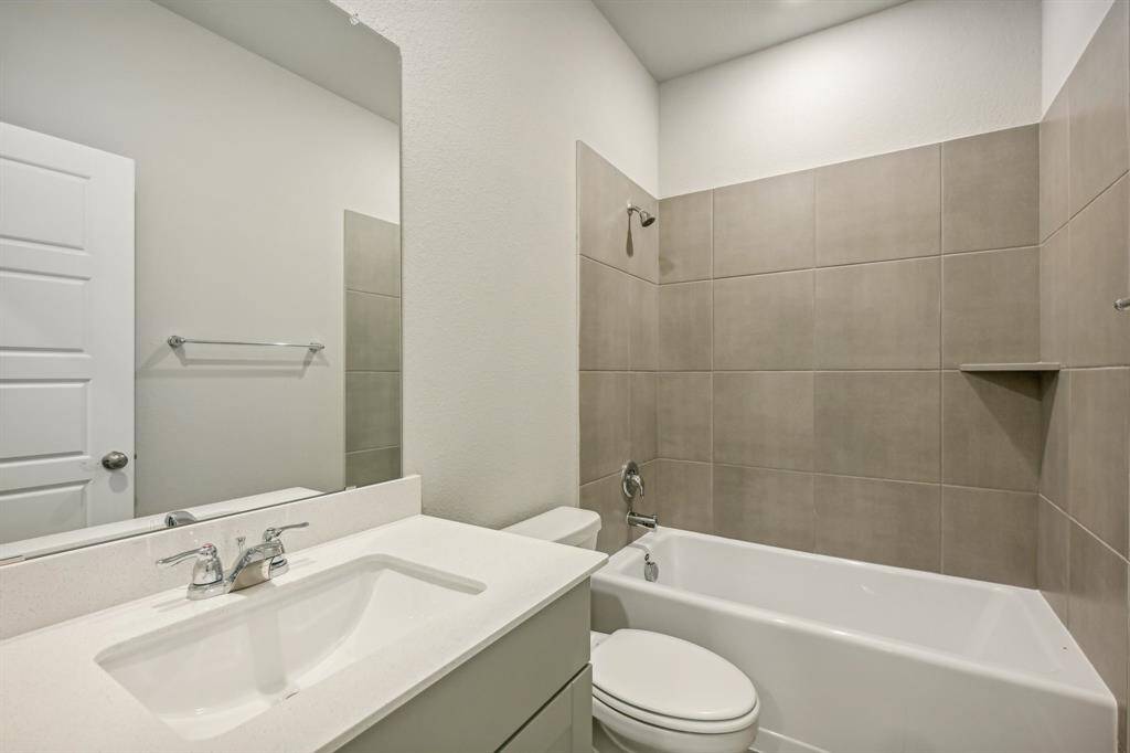 Photo is not of the actual home but is an inspirational photo of builder’s model home and may depict options, furnishings, and/or decorator features that are not included.