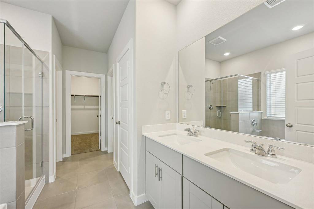 Photo is not of the actual home but is an inspirational photo of builder’s model home and may depict options, furnishings, and/or decorator features that are not included.