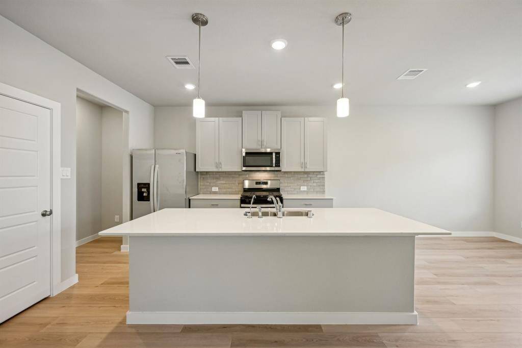 Photo is not of the actual home but is an inspirational photo of builder’s model home and may depict options, furnishings, and/or decorator features that are not included.