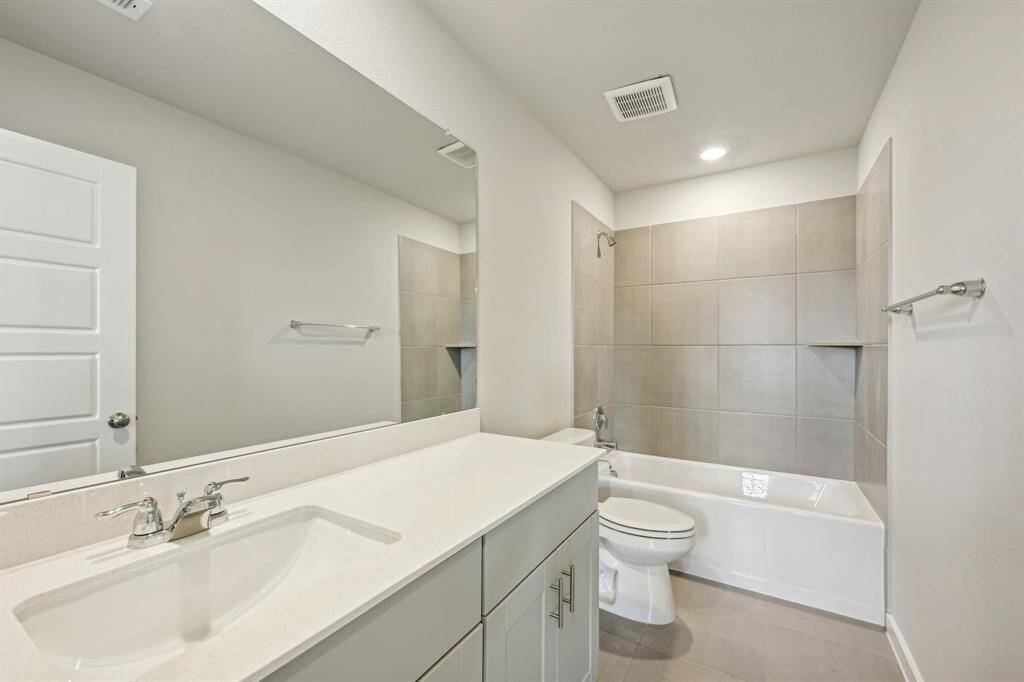 Photo is not of the actual home but is an inspirational photo of builder’s model home and may depict options, furnishings, and/or decorator features that are not included.
