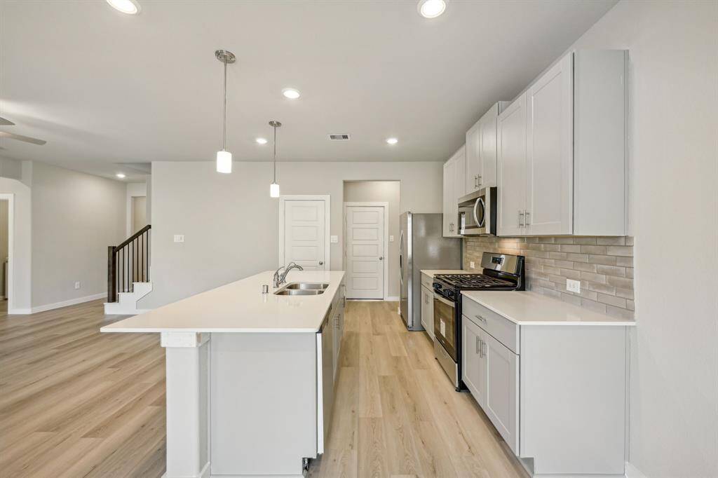 Photo is not of the actual home but is an inspirational photo of builder’s model home and may depict options, furnishings, and/or decorator features that are not included.