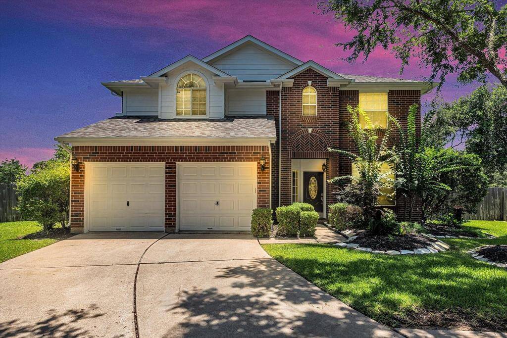 Front view of this beautiful 2 Story home in quite cul-de-sac in New Territory