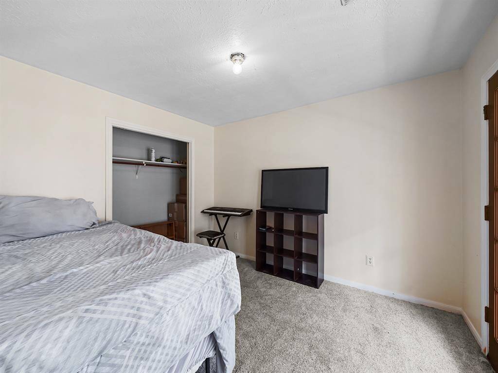 Back guest bedroom