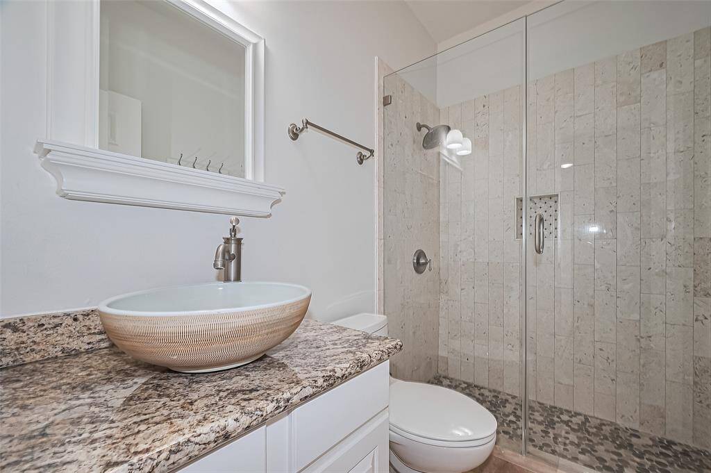 Secondary Bathroom w/great walk in shower