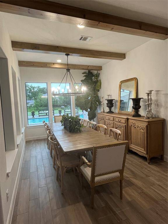 Dining room is large enough for 10' table