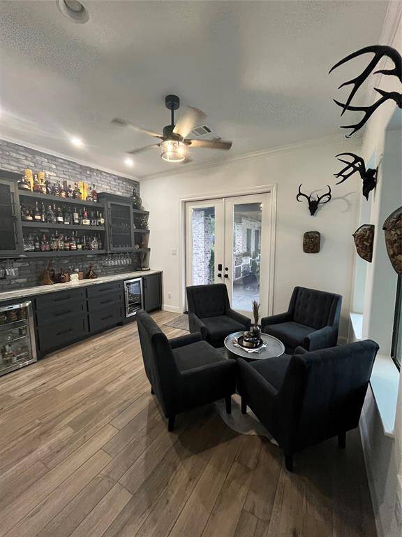 Lounge area off of living room