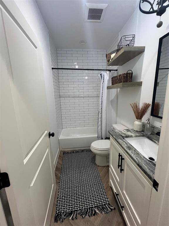 Full bath up; connects to bedroom or mancave area