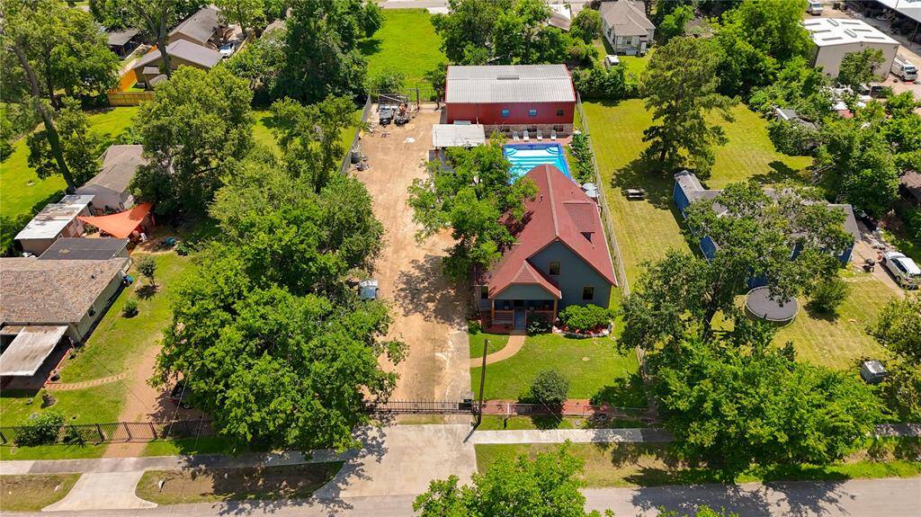 Wonderful property located on 1/2 acre lot in an Unrestricted neighborhood.