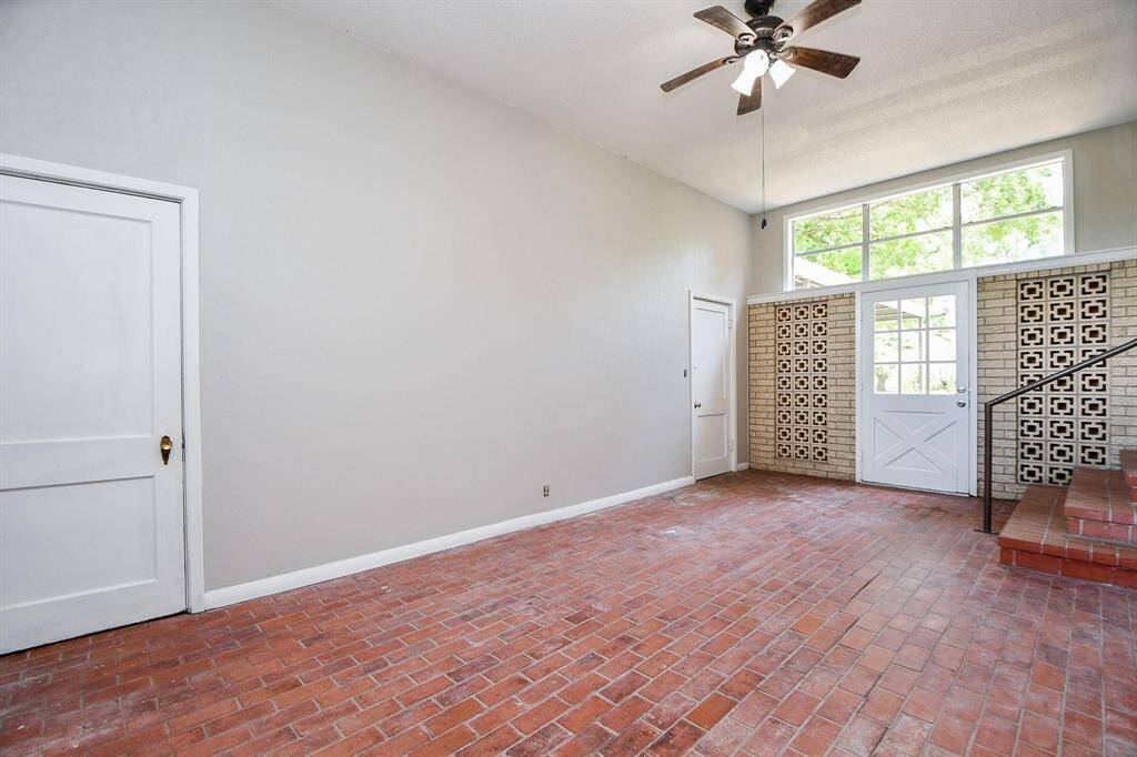 Large Covered sunroom