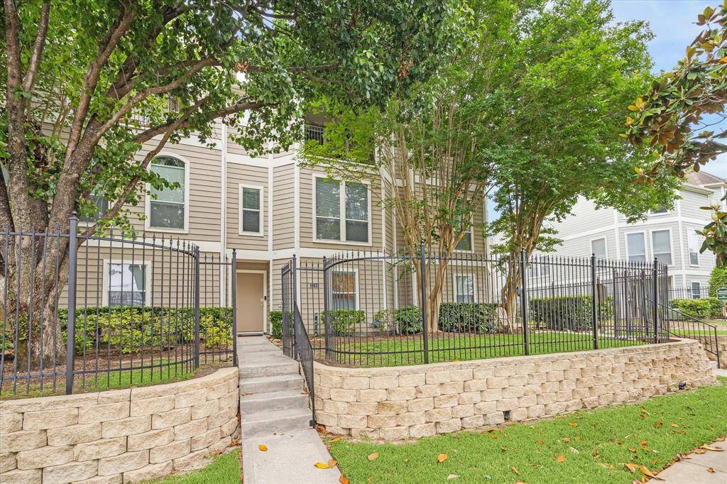 Beautiful 3-story home in the heart of the Heights with a flexible layout, thoughtful updates, and an entire top floor dedicated to the owner’s retreat. Enjoy open-concept living, a private guest suite, and outdoor spaces in front and back, all just minutes from local shops, dining, parks, art, and more.