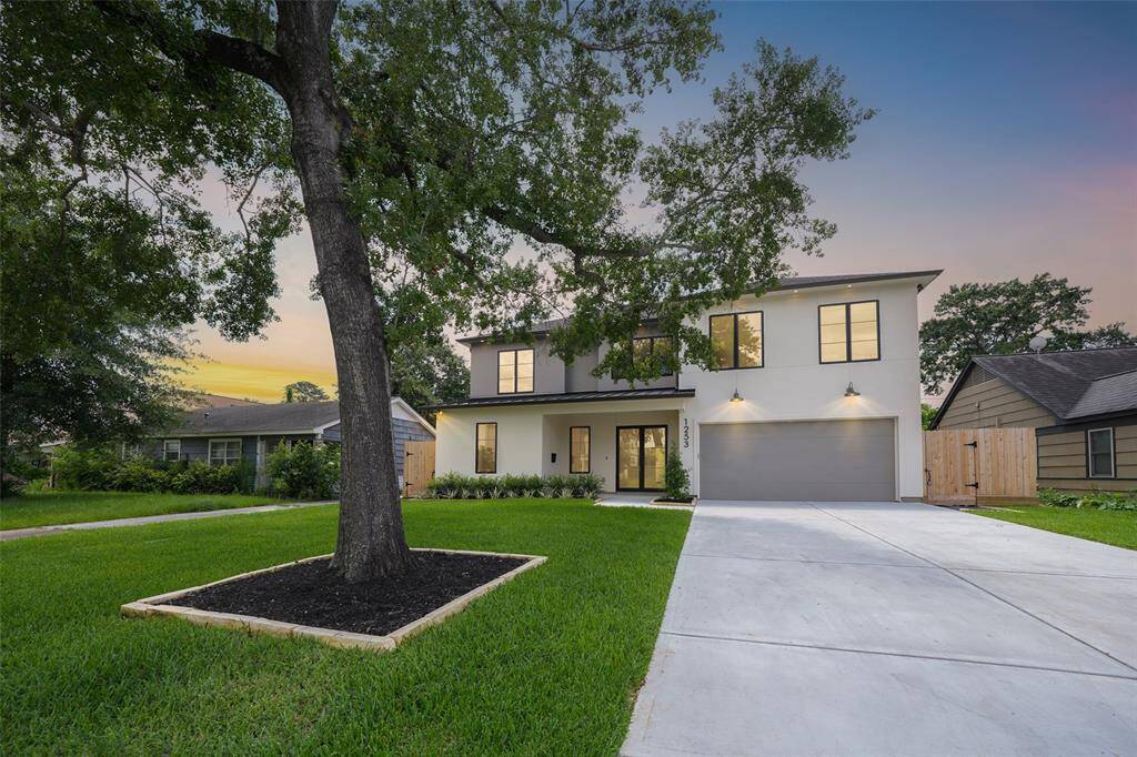 Newest build by H-TEX with a custom floorpan to fit all needs