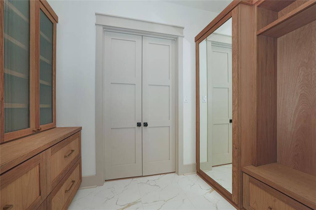 The extra details in the linen room are amazing