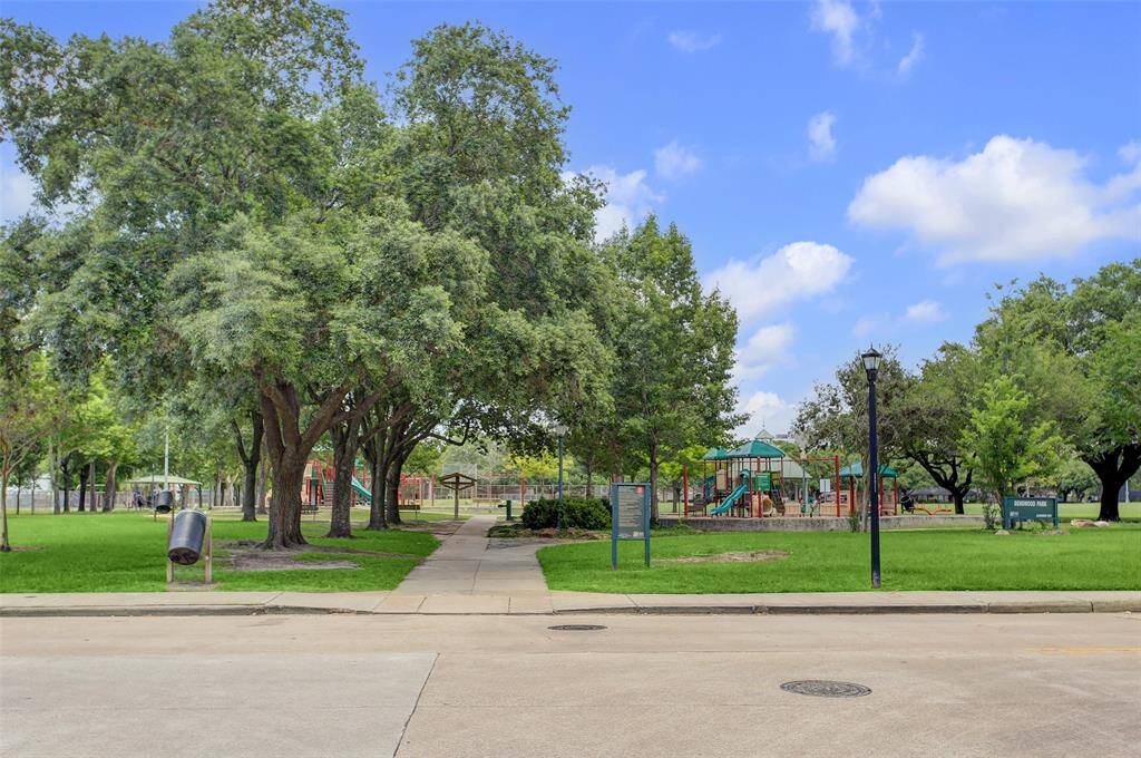 Residents enjoy proximity to CityCentre and Town & Country Village for shopping and dining.