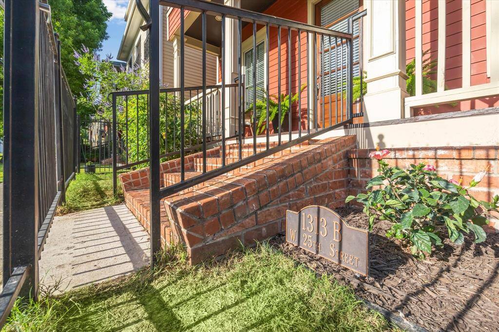 Welcome home to 1313 W 25th B!