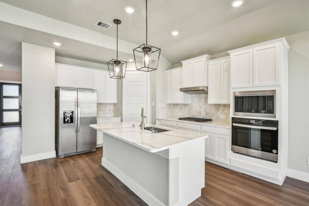 Photo is not of the actual home but is an inspirational photo of builder’s model home and may depict options, furnishings, and/or decorator features that are not included.