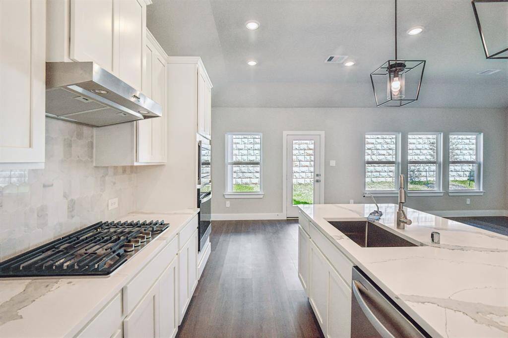 Photo is not of the actual home but is an inspirational photo of builder’s model home and may depict options, furnishings, and/or decorator features that are not included.
